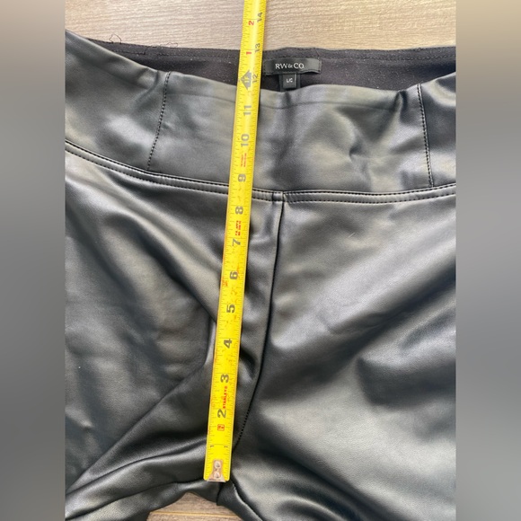 RW&CO black high rise faux leather leggings - Picture 7 of 10